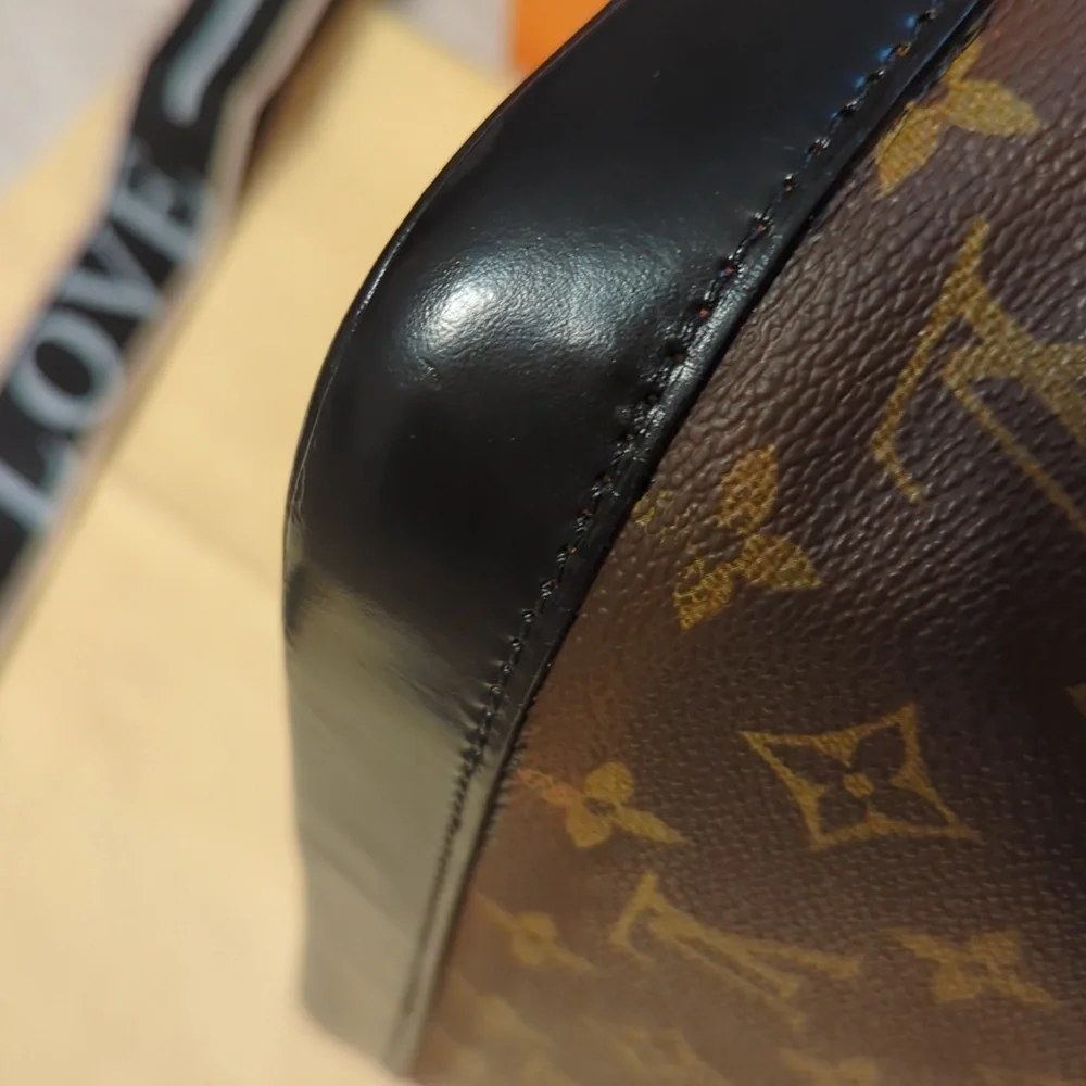 Louis Vuitton Alma Bag🔥🔥🔥 - Picture 4 of 14